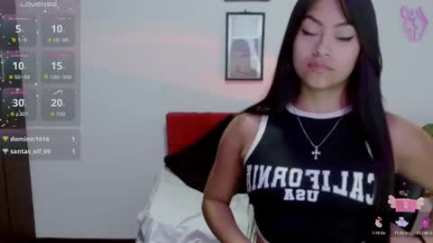 Nataly Escobar online show from November 15, 2025, 1:51 pm