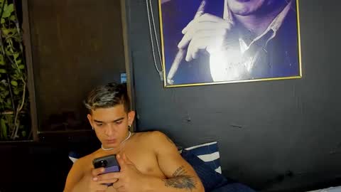 natan_77 online show from February 15, 2025, 5:09 am