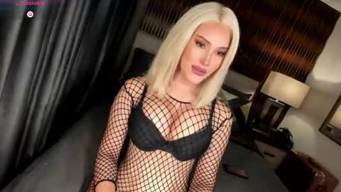 Natasha online show from April 25, 2026, 3:31 am