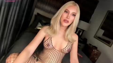 Natasha online show from June 10, 2026, 2:56 am