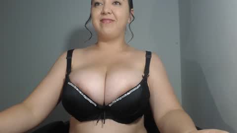 Snapshot of natasha9_ chatting on February 8, 2025, 1:22 am NATTY online show from February 8, 2025, 1:22 am