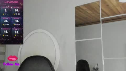 Natasha online show from October 12, 2025, 4:22 am