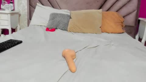 natasha online show from October 11, 2025, 1:42 pm