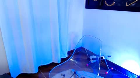 Natasha online show from September 20, 2025, 3:24 pm