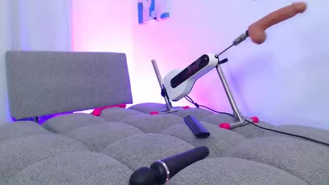 Natasha online show from December 16, 2025, 2:05 am