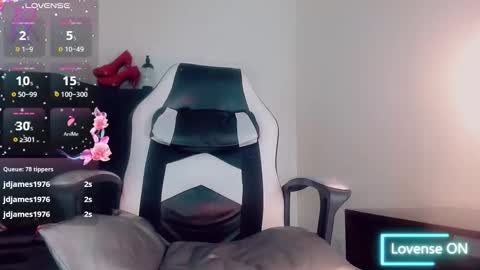 Snapshot of natasha_clifford chatting on January 8, 2026, 7:27 pm natasha_clifford online show from January 8, 2026, 7:27 pm