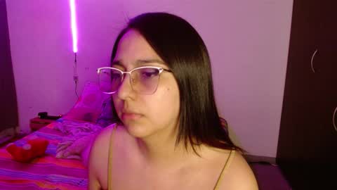 Naty Jg online show from September 24, 2025, 2:26 am
