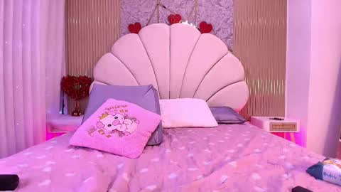 Snapshot of natasha_luna_ chatting on February 19, 2026, 7:21 pm Natasha online show from February 19, 2026, 7:21 pm