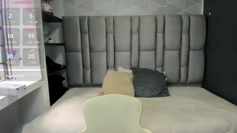 N A T A S H A online show from September 26, 2025, 7:51 pm