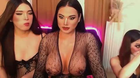Snapshot of natasha_sins_ chatting on October 5, 2025, 5:17 am natasha_sins_ online show from October 5, 2025, 5:17 am