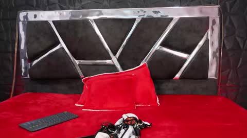 Natasha Vesper  online show from December 18, 2025, 8:48 pm