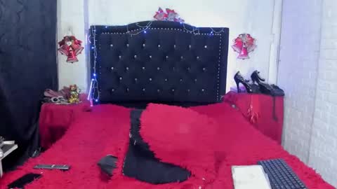 natashaburgos online show from January 4, 2025, 3:17 pm