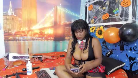 Snapshot of natashajimenez chatting on October 31, 2025, 7:59 pm Natasha January 13 my Birthday online show from October 31, 2025, 7:59 pm