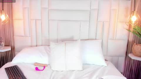 Snapshot of natashalondon_ chatting on November 28, 2025, 5:59 pm NatashaLondon online show from November 28, 2025, 5:59 pm