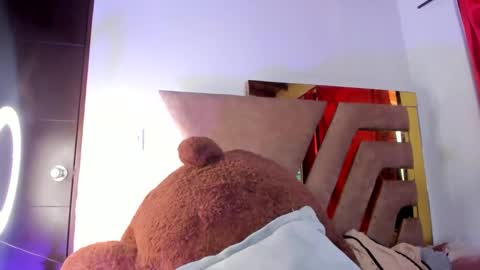 Natasha online show from September 25, 2025, 4:11 pm