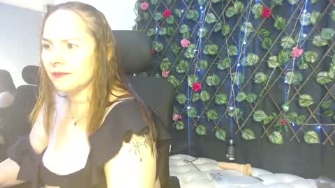 NataTellez online show from November 2, 2025, 5:54 am