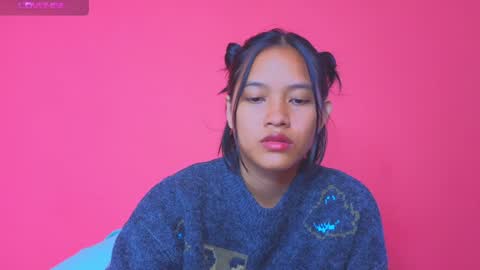 Natcha C online show from December 4, 2024, 1:58 am