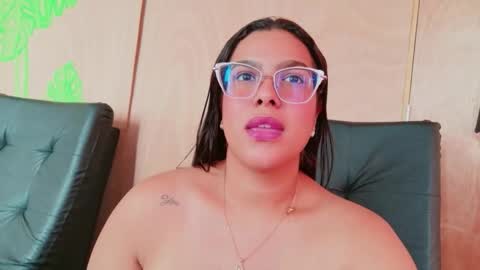 nathalia_correa online show from November 27, 2025, 4:31 pm