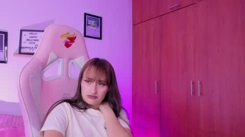 Nathalia Ramirez online show from May 14, 2026, 4:41 am