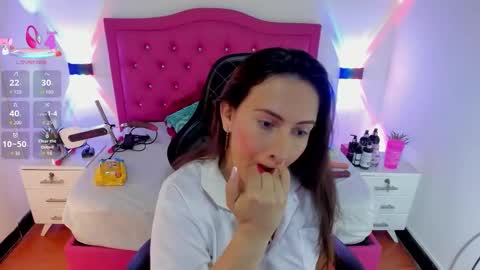 N A T H A L I A online show from October 1, 2025, 3:40 pm