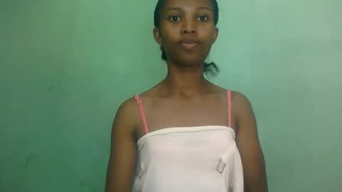 nathalie004 online show from October 7, 2025, 7:49 am