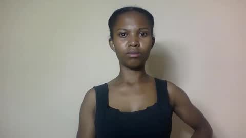 nathalie004 online show from November 4, 2025, 5:06 am