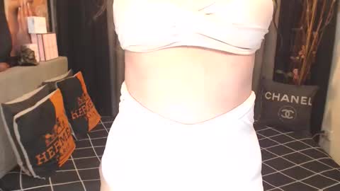 Snapshot of nathaliehuges chatting on May 24, 2026, 3:11 am Goddess Nathalie online show from May 24, 2026, 3:11 am