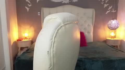 nathaly_blue online show from December 6, 2024, 8:18 pm