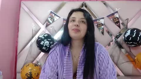Snapshot of nathaly_low chatting on October 18, 2025, 3:20 am nathaly low online show from October 18, 2025, 3:20 am