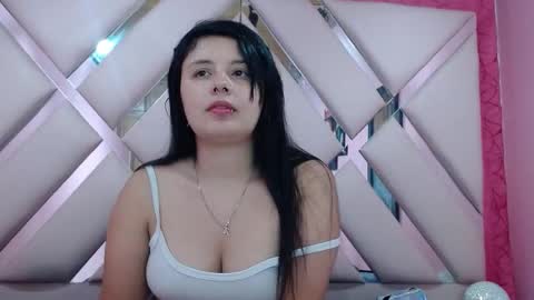 Snapshot of nathaly_low chatting on November 5, 2025, 2:55 am nathaly low online show from November 5, 2025, 2:55 am