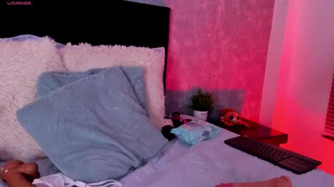 Nathaly lopez online show from December 8, 2024, 9:19 pm