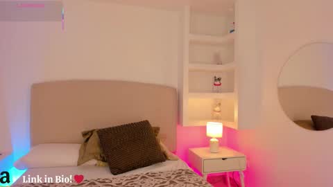 NATHALY  online show from October 23, 2025, 10:25 am