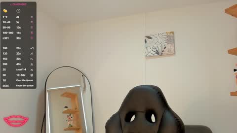 nathalyxx_ online show from December 19, 2024, 5:18 pm