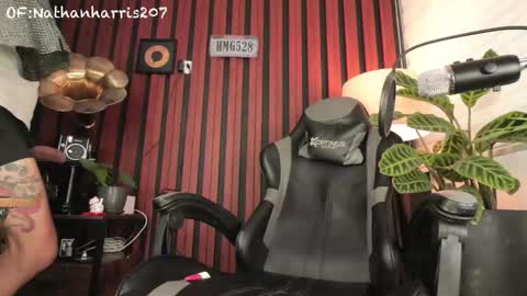 Nathan Harris online show from December 4, 2025, 8:39 pm