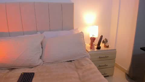 Snapshot of natty_bush chatting on June 28, 2026, 7:09 pm Nathalie online show from June 28, 2026, 7:09 pm