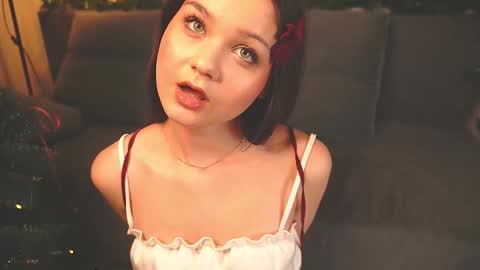 Snapshot of natur_ella chatting on January 5, 2026, 5:27 pm Ella online show from January 5, 2026, 5:27 pm