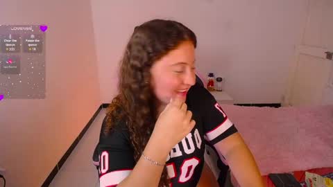 Snapshot of natural_ginger5 chatting on May 23, 2026, 4:18 am natural_ginger5 online show from May 23, 2026, 4:18 am