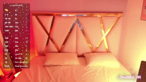 Snapshot of naturall_latina_ chatting on December 7, 2024, 7:38 am Sofia online show from December 7, 2024, 7:38 am