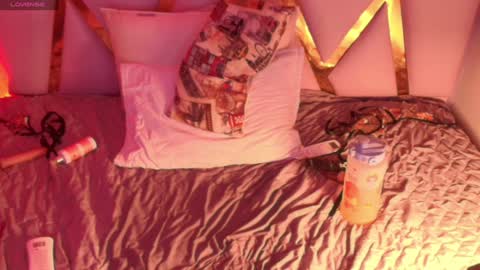 Snapshot of naturall_latina_ chatting on December 10, 2024, 9:12 am Sofia online show from December 10, 2024, 9:12 am