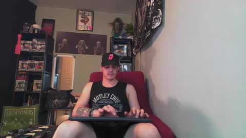 Snapshot of naturesbest951 chatting on April 27, 2026, 8:40 pm NATURESBEST online show from April 27, 2026, 8:40 pm