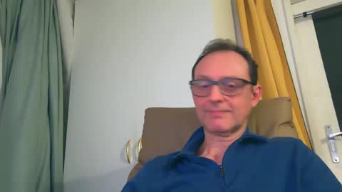 naturista25 online show from November 10, 2025, 7:35 pm