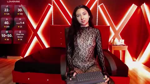 natuxxa online show from November 3, 2025, 4:25 am