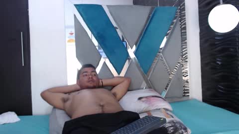 Naty-Maxx online show from December 13, 2025, 8:04 pm