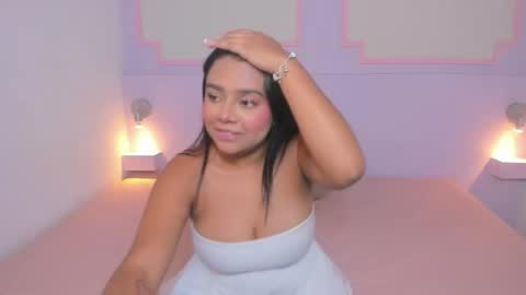 naty_kiss23 online show from September 19, 2025, 6:52 pm