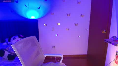 Snapshot of naty_lux19 chatting on December 20, 2025, 1:02 am Fernanda online show from December 20, 2025, 1:02 am