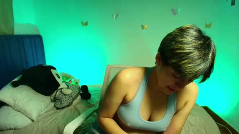 Snapshot of naty_lux19 chatting on February 18, 2026, 10:28 pm Fernanda online show from February 18, 2026, 10:28 pm