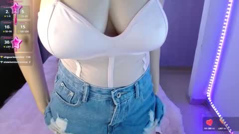Snapshot of naty_sweet21 chatting on December 16, 2024, 1:31 am Natalia online show from December 16, 2024, 1:31 am
