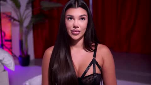 Naty online show from February 1, 2026, 7:23 pm