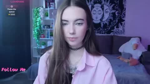 Nikki online show from October 21, 2025, 3:29 am