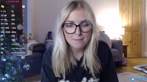 Bex currently on maternity leave online show from December 31, 2024, 8:45 pm